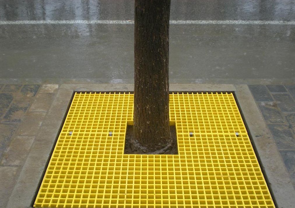  為什么會出現(xiàn)護(hù)樹板的這類建材